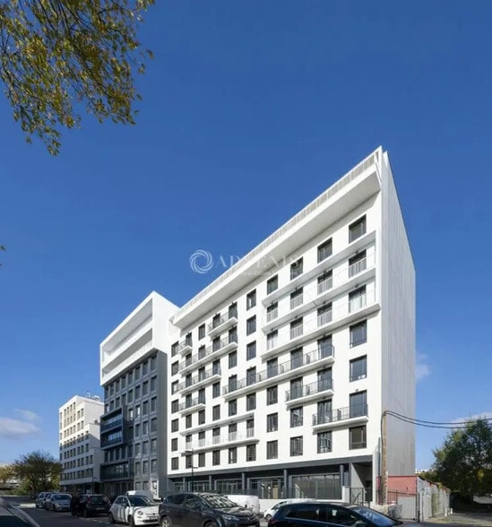 Office in Montigny-le-Bretonneux for lease - Building Photo - Image 1 of 10