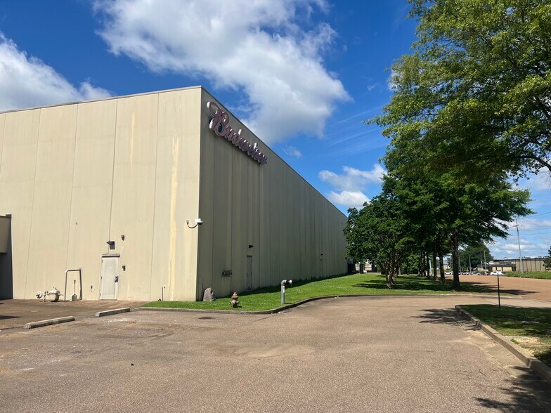 10777 High Point Dr, Olive Branch, MS à vendre - Photo du bâtiment - Image 2 de 14