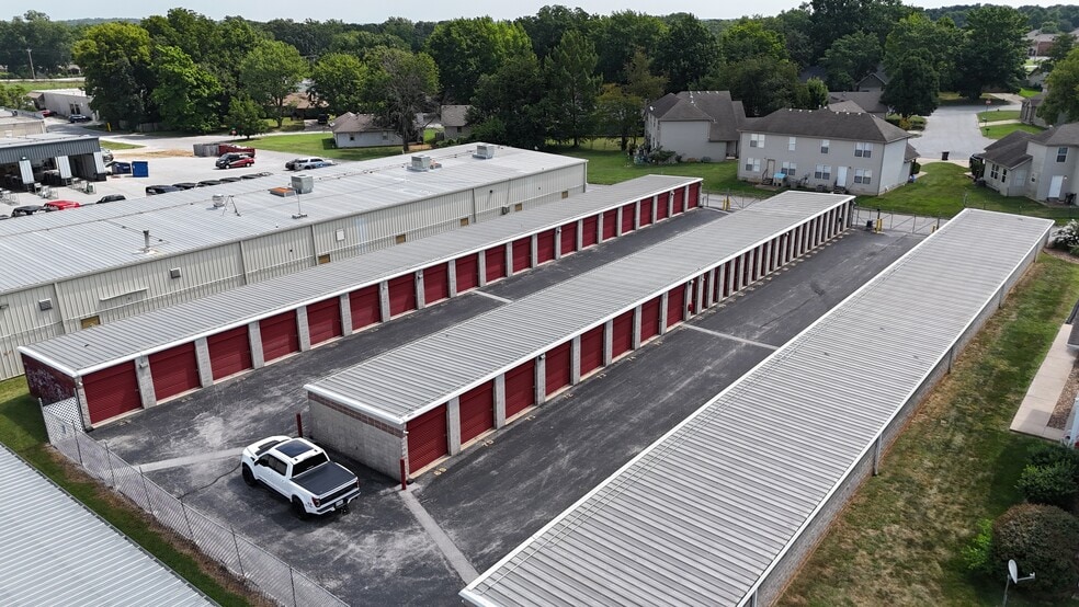 1869 N Calhoun Rd, Nixa, MO for sale - Primary Photo - Image 1 of 10