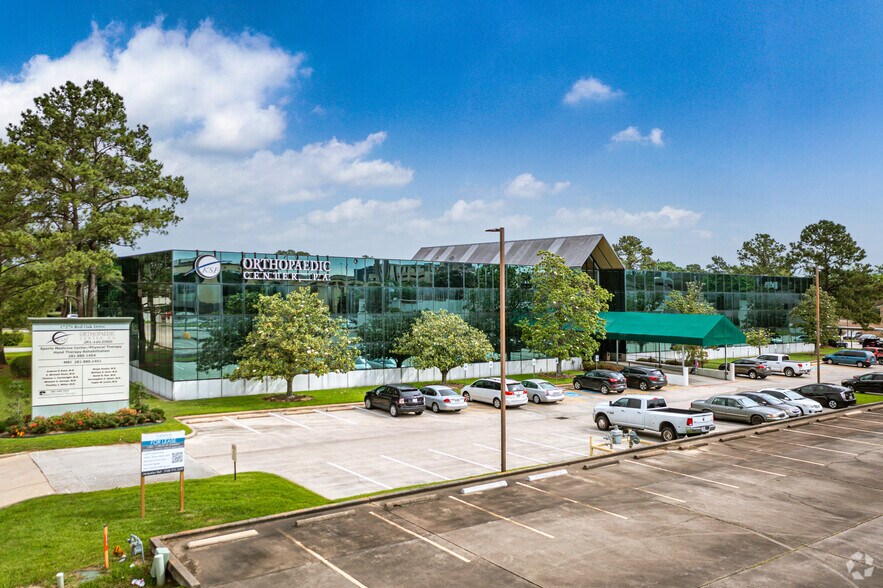 17270 Red Oak Dr, Houston, TX à louer - Photo du bâtiment - Image 1 de 7