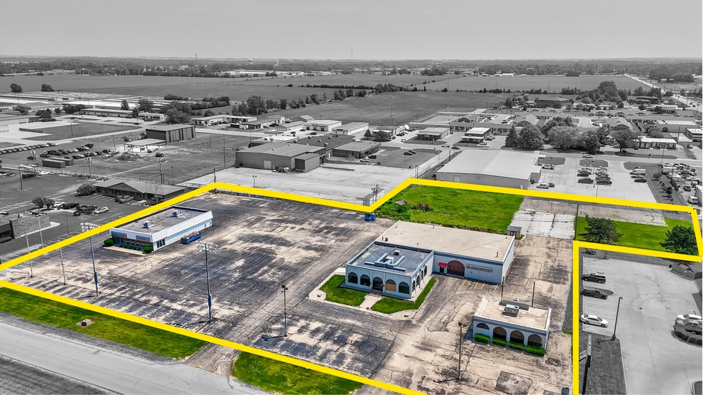 3705 Frontage Rd, Peru, IL for sale - Primary Photo - Image 1 of 44