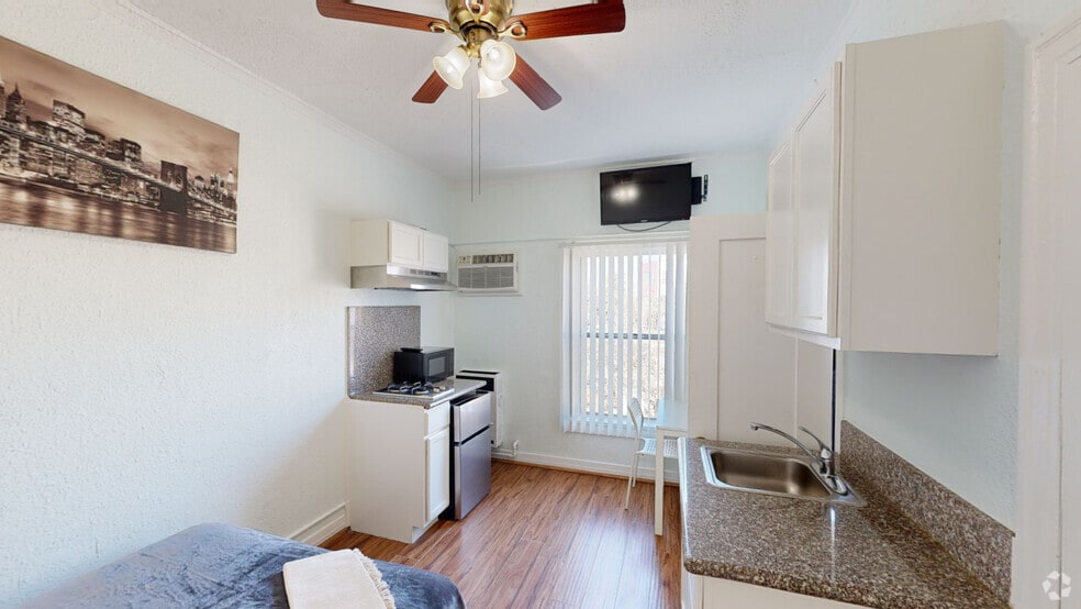 907 W 17th St, Los Angeles, CA for sale - Matterport 3D Scan - Image 2 of 40