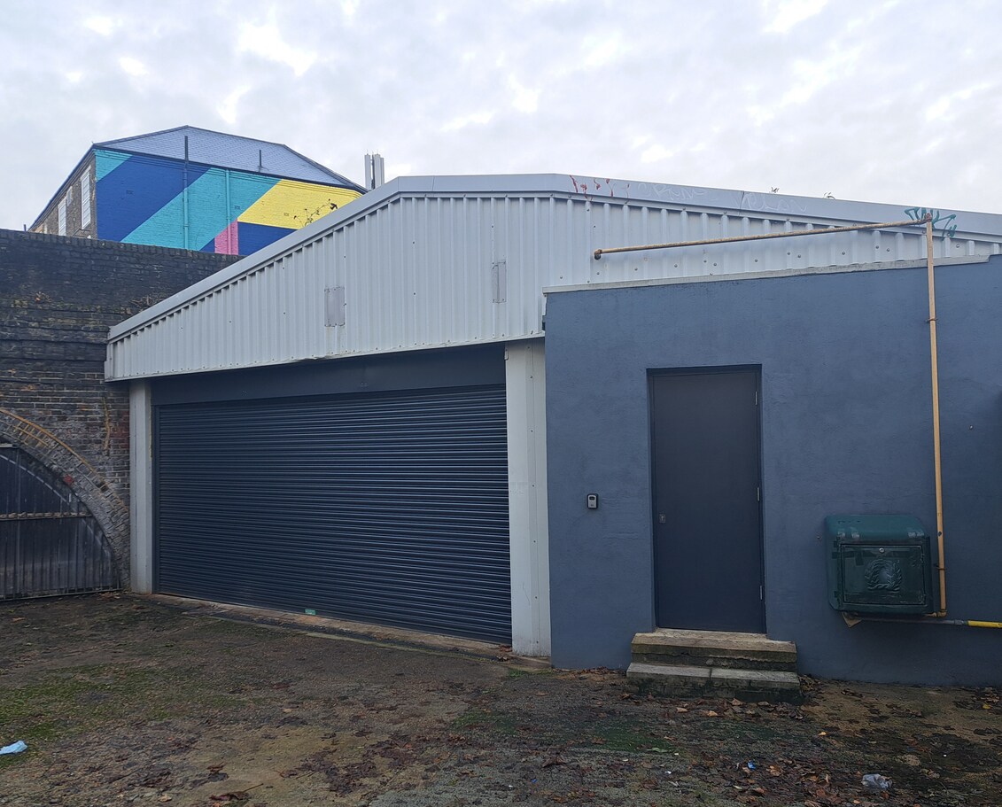 475-479 Hinton, Londres à louer Photo du bâtiment- Image 1 de 5