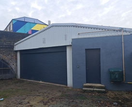 475-479 Hinton, Londres à louer Photo du bâtiment- Image 1 de 5