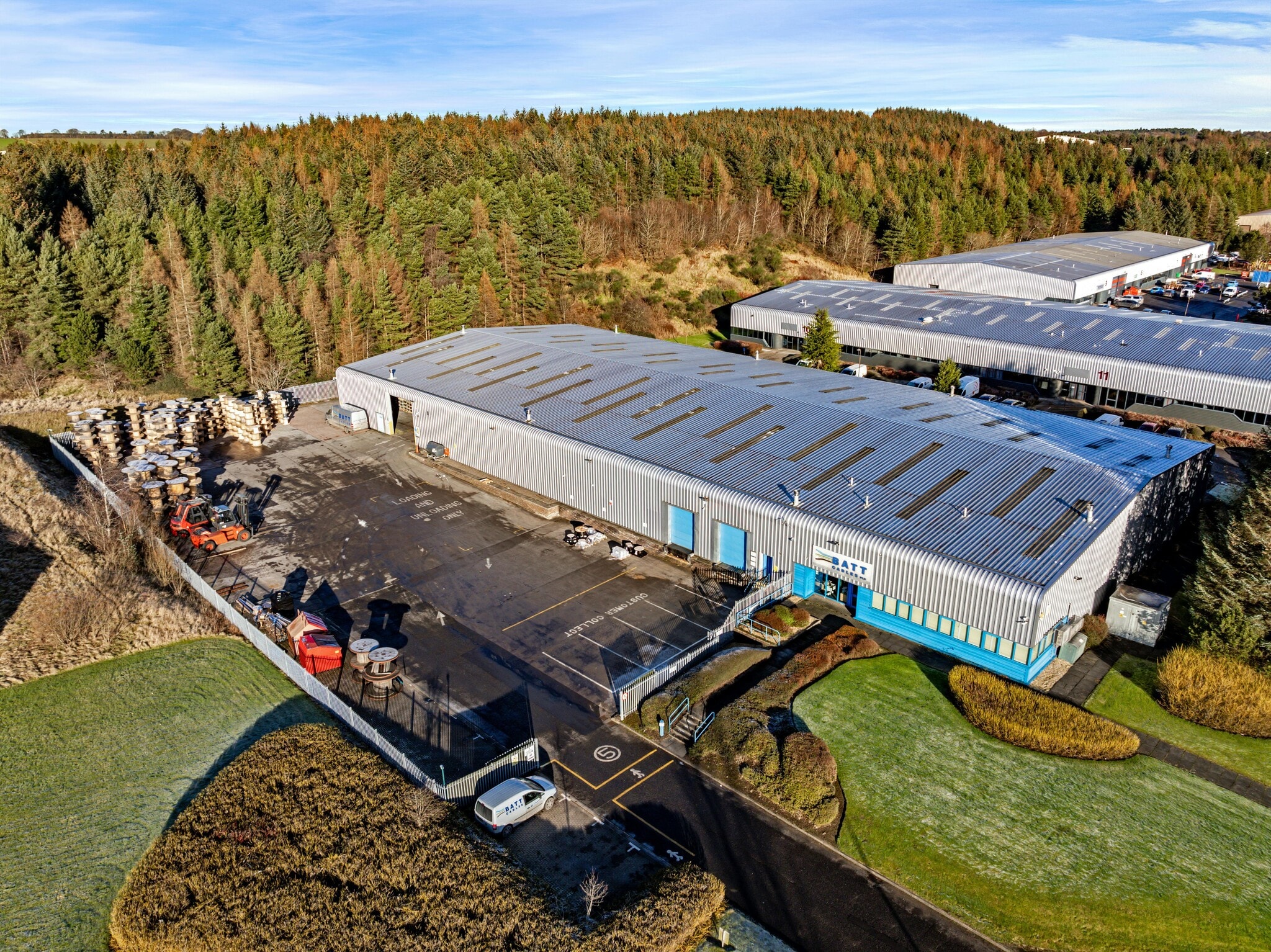 1 Chalmers Sq, Livingston for lease Building Photo- Image 1 of 7