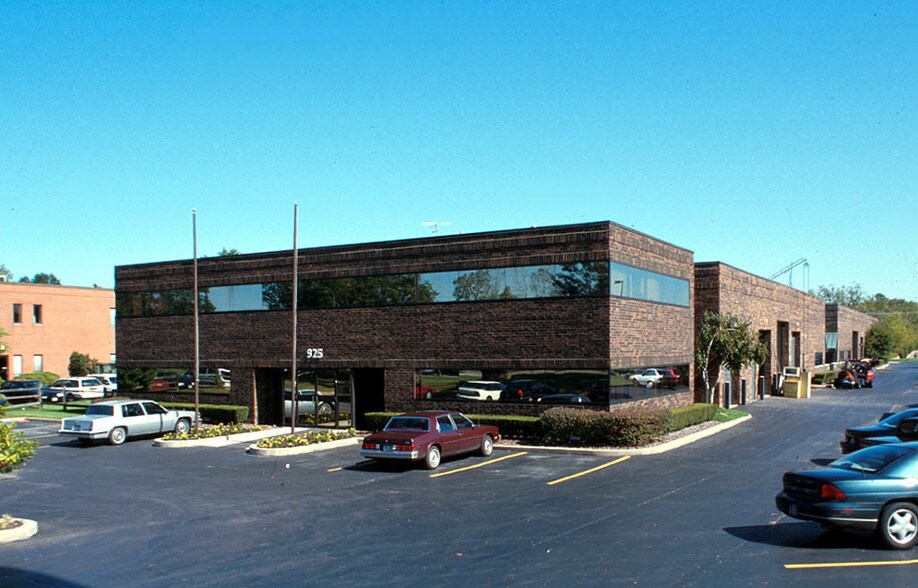 910 Riverside Dr, Elmhurst, IL à louer - Autre - Image 2 de 8