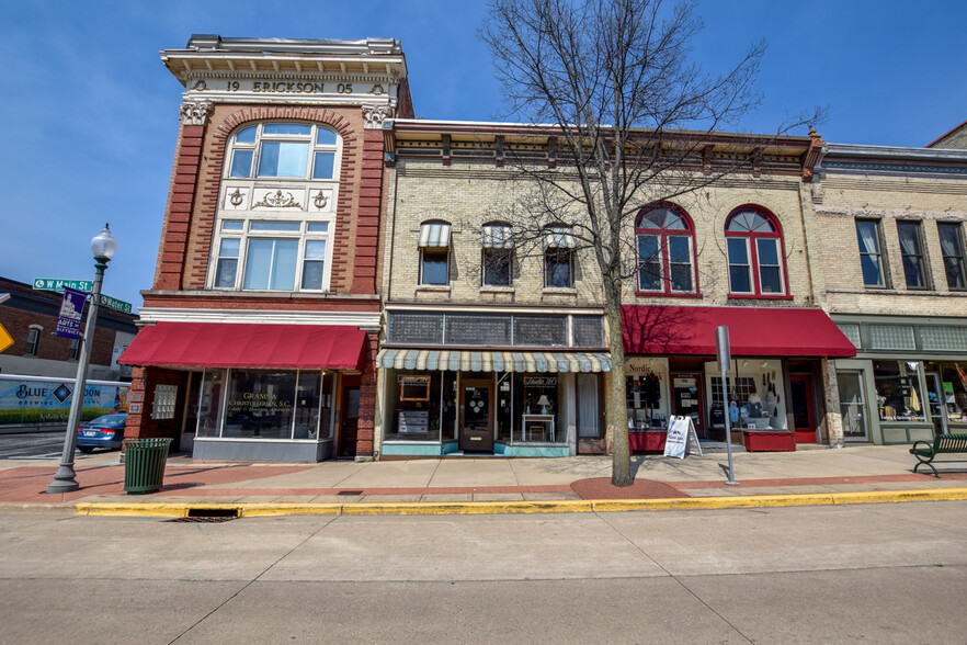 184 W Main St, Stoughton, WI à vendre - Photo du bâtiment - Image 1 de 1