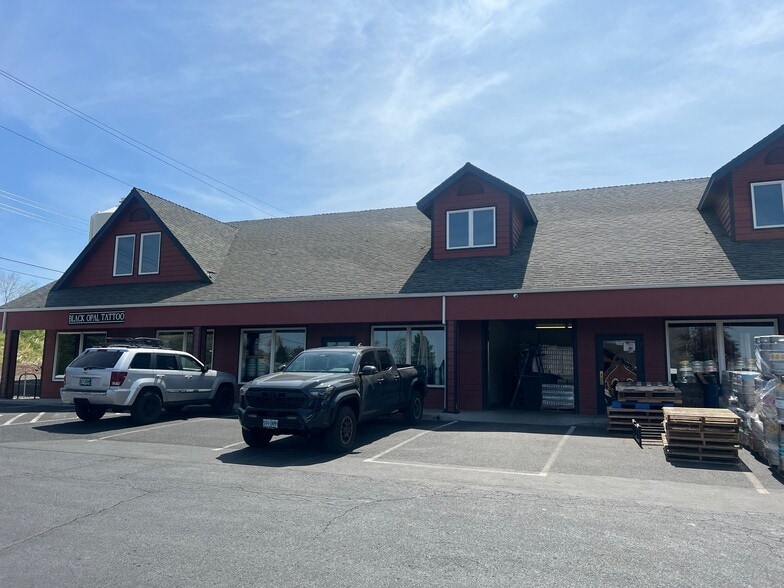 2600 NE Division St, Bend, OR for lease - Building Photo - Image 2 of 31