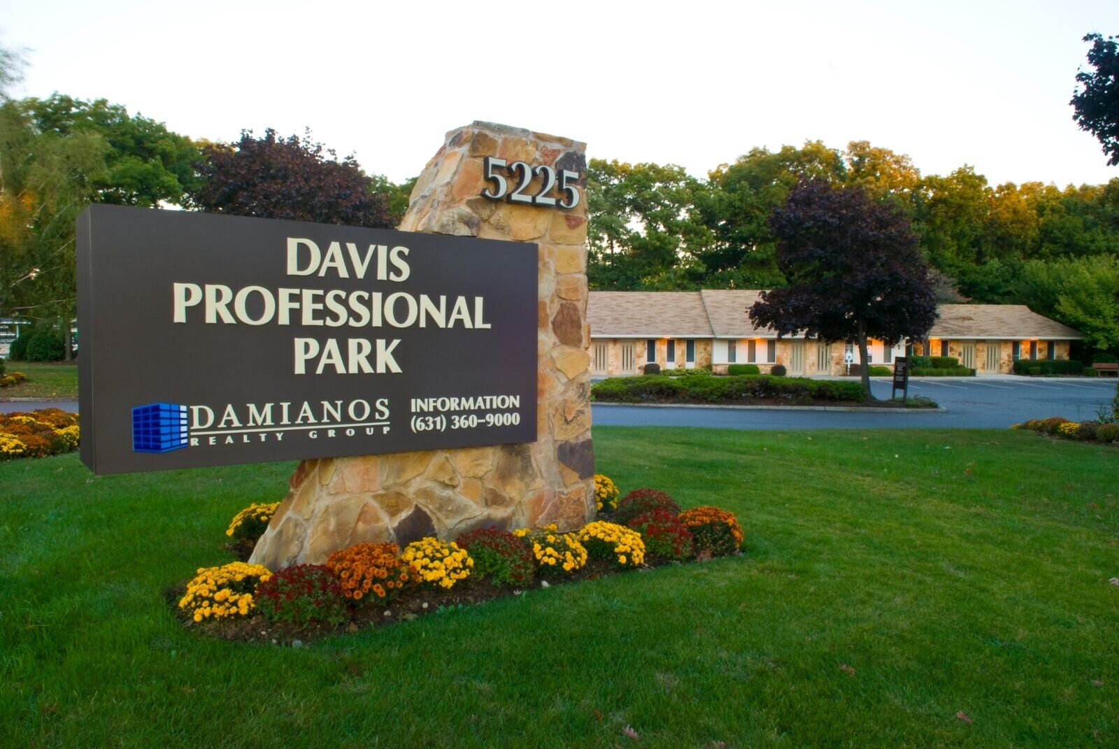 5225 Nesconset Hwy, Port Jefferson Station, NY à louer Photo du bâtiment- Image 1 de 6