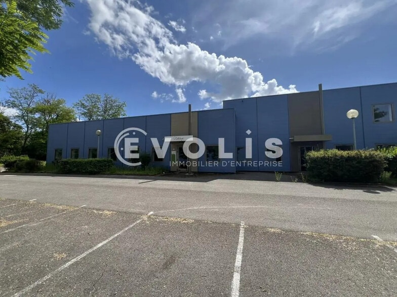 Bureau dans Blyes à louer - Photo du bâtiment - Image 3 de 22