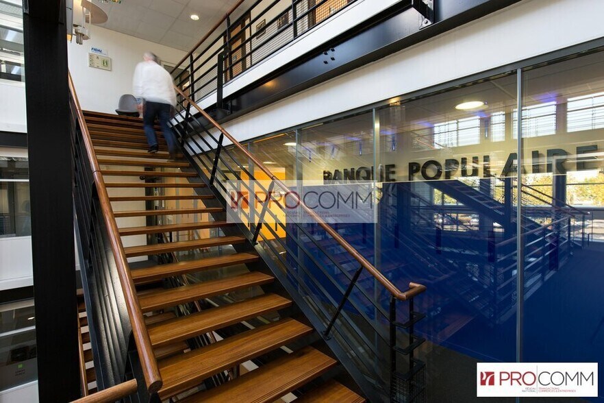 Office in Chartres for lease - Interior Photo - Image 3 of 6