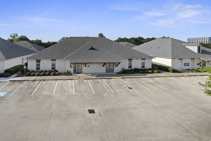 11414 Lake Sherwood Ave N, Baton Rouge, LA for sale - Building Photo - Image 2 of 13