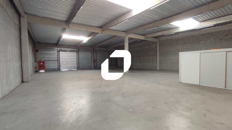 Flex in Pessac for lease Interior Photo- Image 1 of 19