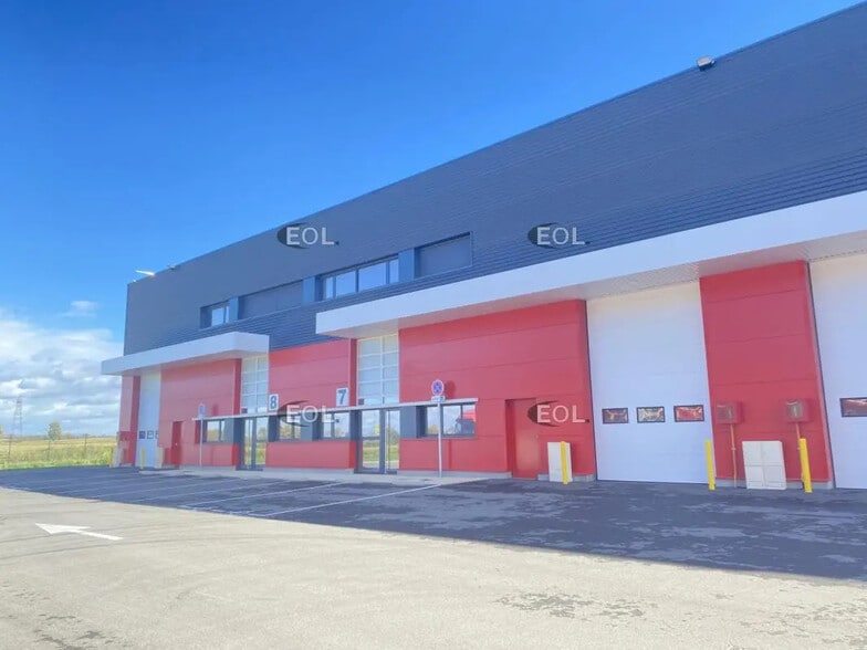 Industrial in Heyrieux for lease - Building Photo - Image 1 of 12