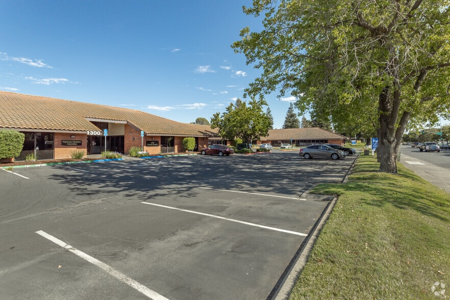 1300 Ethan Way, Sacramento, CA for sale - Building Photo - Image 2 of 5
