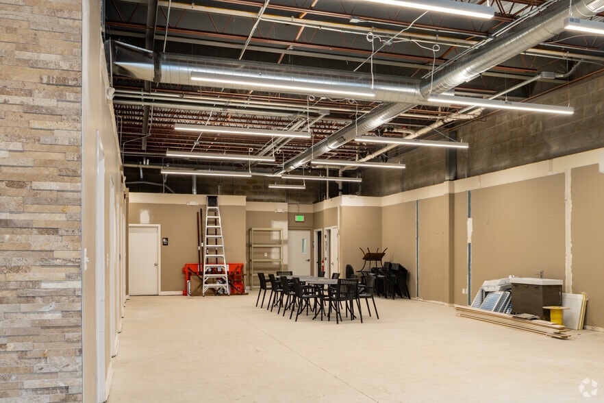 812 S Main St, Royal Oak, MI for lease - Interior Photo - Image 3 of 14