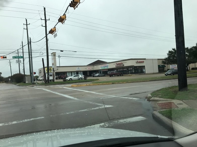 17036-17038 W Little York Rd, Houston, TX for lease - Building Photo - Image 3 of 7