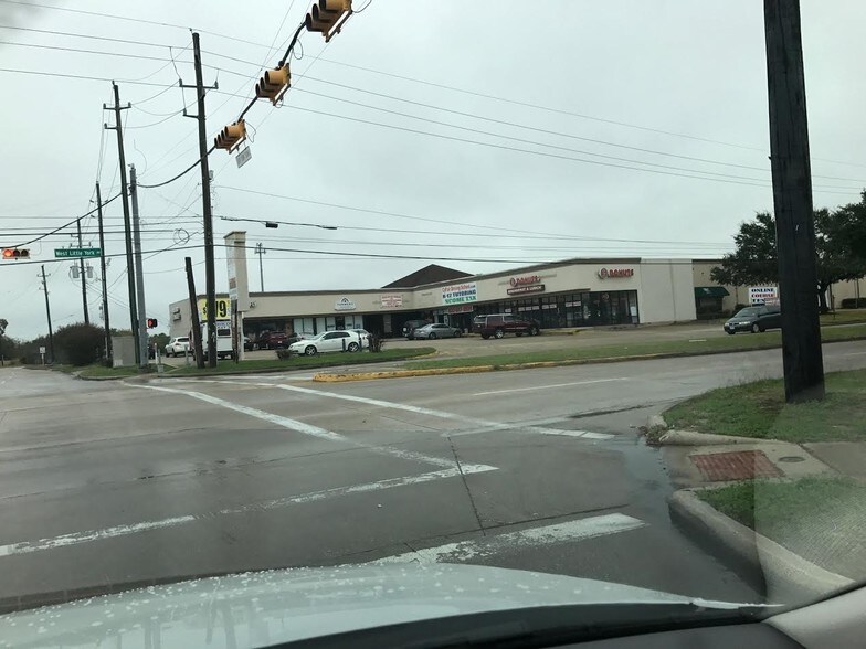 17036-17038 W Little York Rd, Houston, TX à louer - Photo du bâtiment - Image 3 de 7