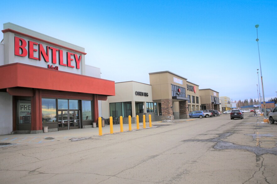 24-36 College Rd, Fairbanks, AK à louer - Photo du bâtiment - Image 2 de 3