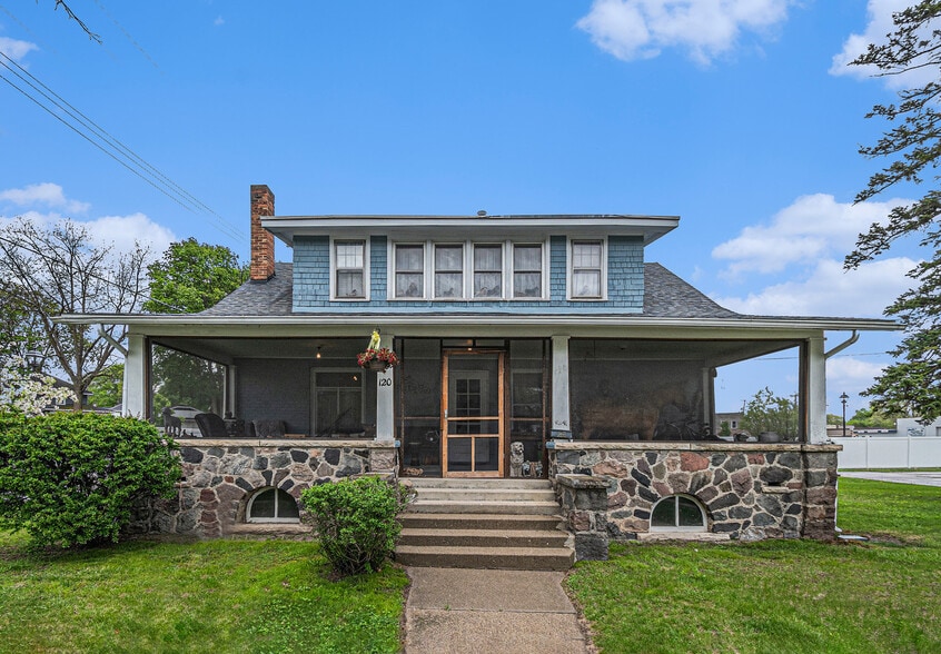 120 W Adams St, Caro, MI for sale - Building Photo - Image 2 of 44