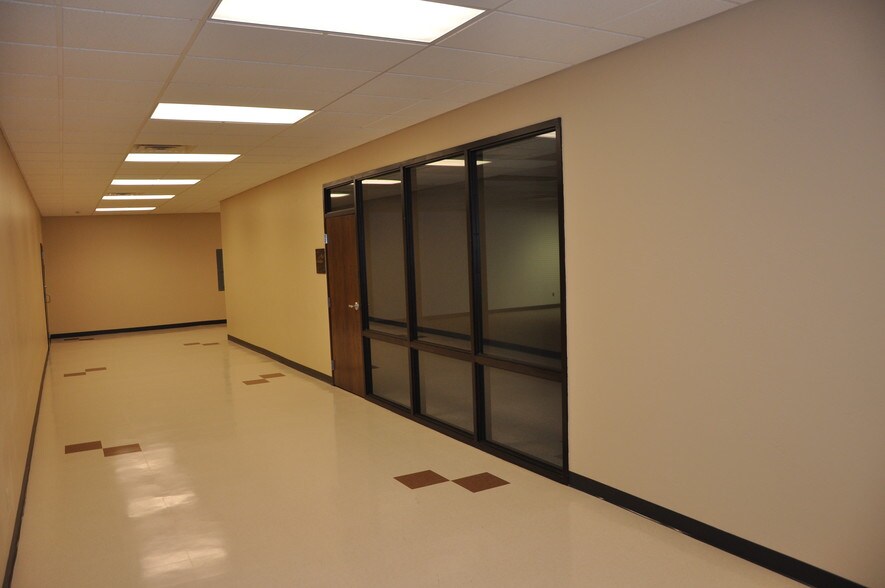 1100-1104 S Fillmore St, Amarillo, TX for lease - Interior Photo - Image 3 of 11