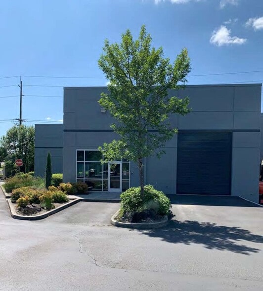 5811 SE International Way, Portland, OR for lease - Building Photo - Image 3 of 4