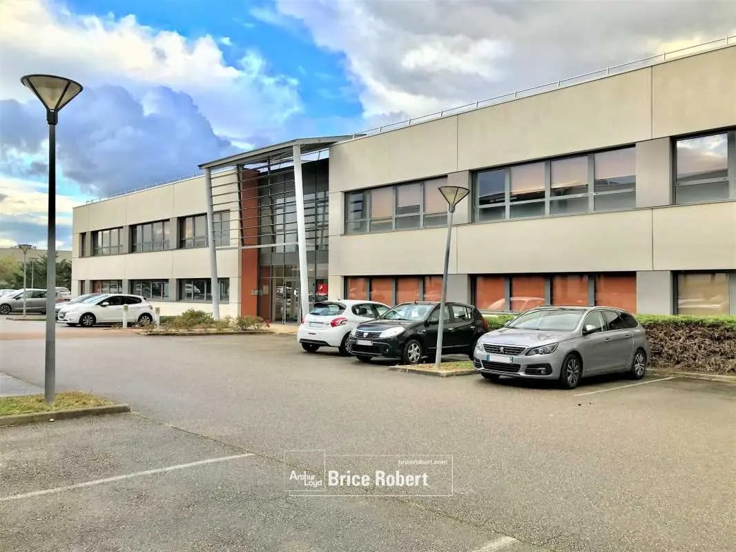 Office in Saint-Priest for lease Building Photo- Image 1 of 39