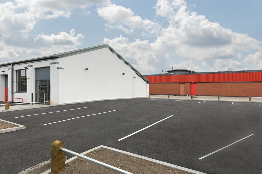 289 Aberdeen Av, Slough à louer - Photo du bâtiment - Image 2 de 4