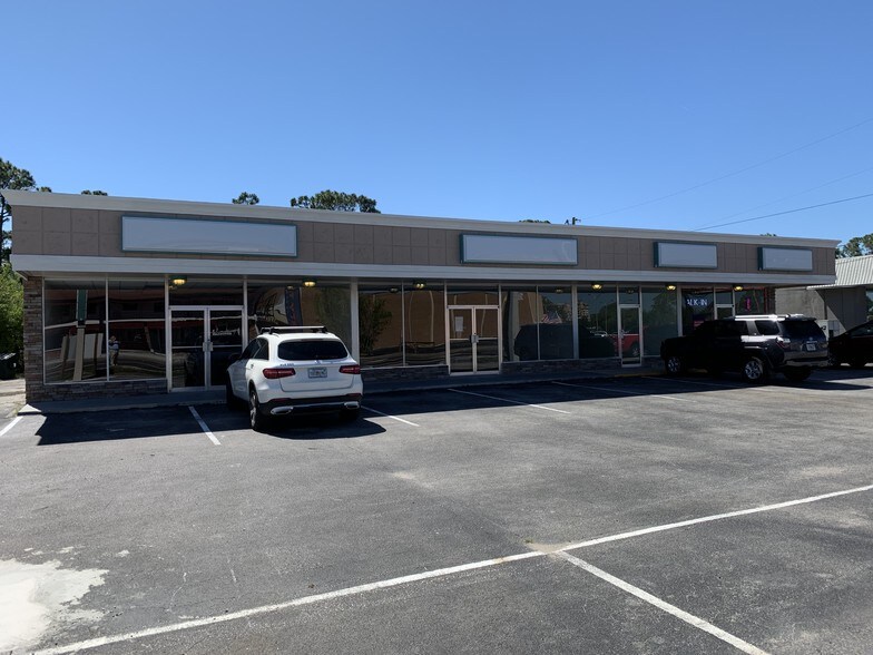 3550-3554 S Hopkins Ave, Titusville, FL à louer - Photo du bâtiment - Image 2 de 4