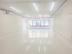 4701 Van Dam St, Long Island City, NY for lease Building Photo- Image 2 of 10