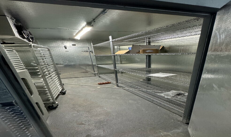 3325 W Grand Pky N, Katy, TX for sale - Interior Photo - Image 3 of 5