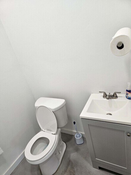 1320-1322 University Blvd N, Jacksonville, FL à louer - Photo intérieure - Image 3 de 5