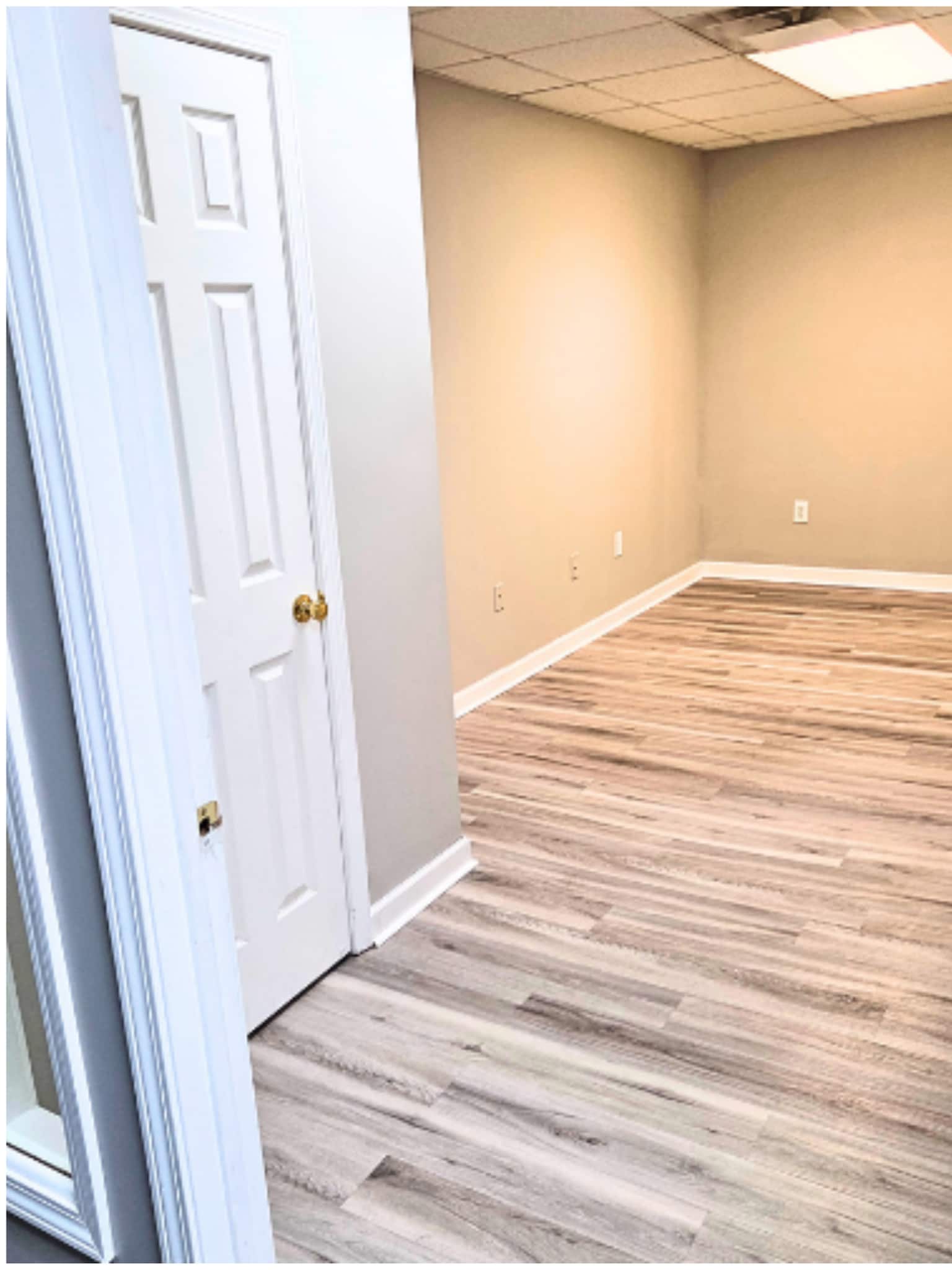 35 S Main St, Winchester, KY for lease Interior Photo- Image 1 of 7