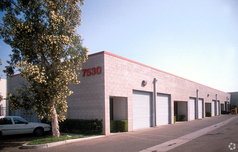 7530-7540 Orangewood Ave, Stanton, CA for lease - Building Photo - Image 3 of 5