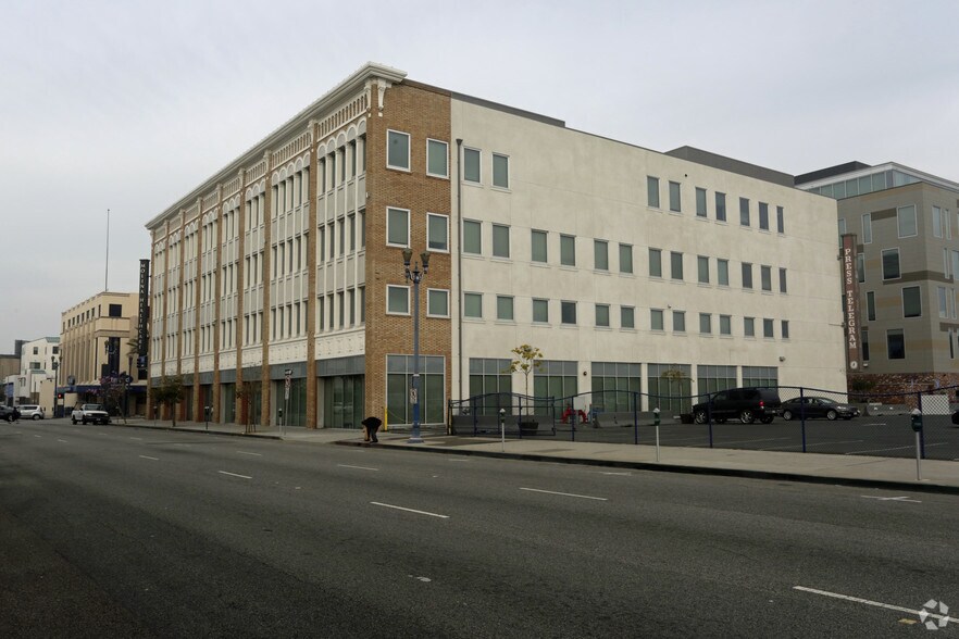 600 Pine Ave, Long Beach, CA à vendre - Photo du bâtiment - Image 2 de 6