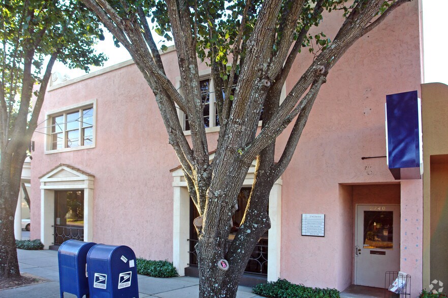 2740 Devine St, Columbia, SC à louer - Photo du bâtiment - Image 3 de 15