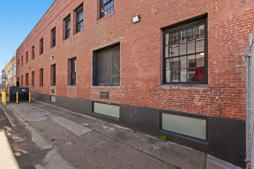 149 Bluxome St, San Francisco, CA à louer - Photo du bâtiment - Image 3 de 18