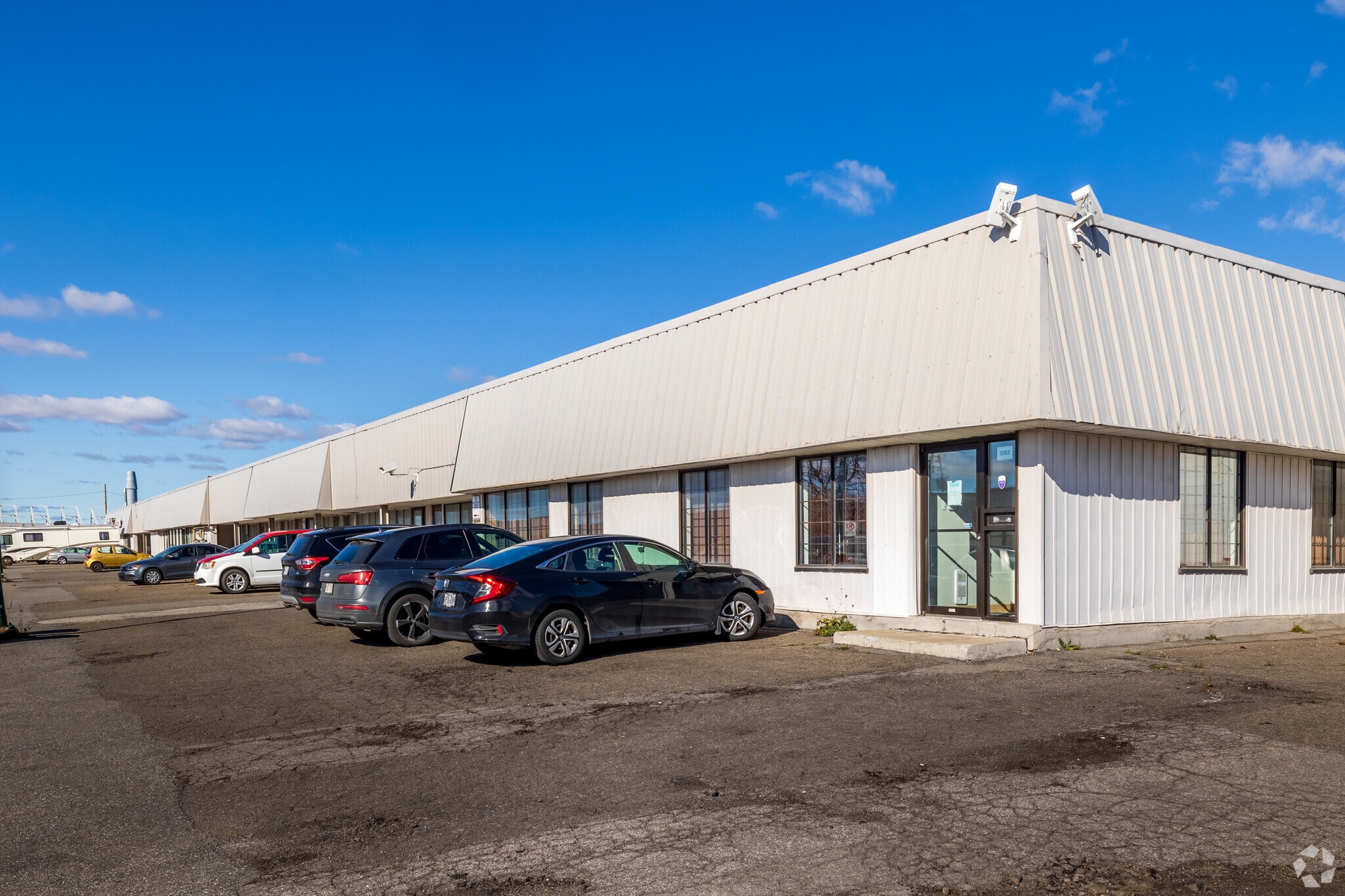 2082-2106 Chartier, Dorval, QC for sale Primary Photo- Image 1 of 9