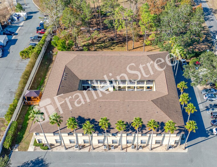 10490 Chalmer St, Spring Hill, FL à vendre - Photo du bâtiment - Image 2 de 16