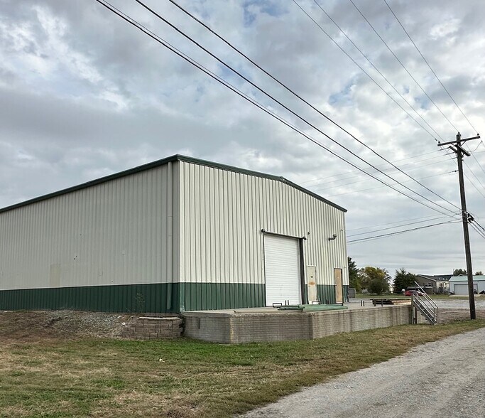135 S Harrison St, Hallam, NE à vendre - Photo du bâtiment - Image 2 de 18