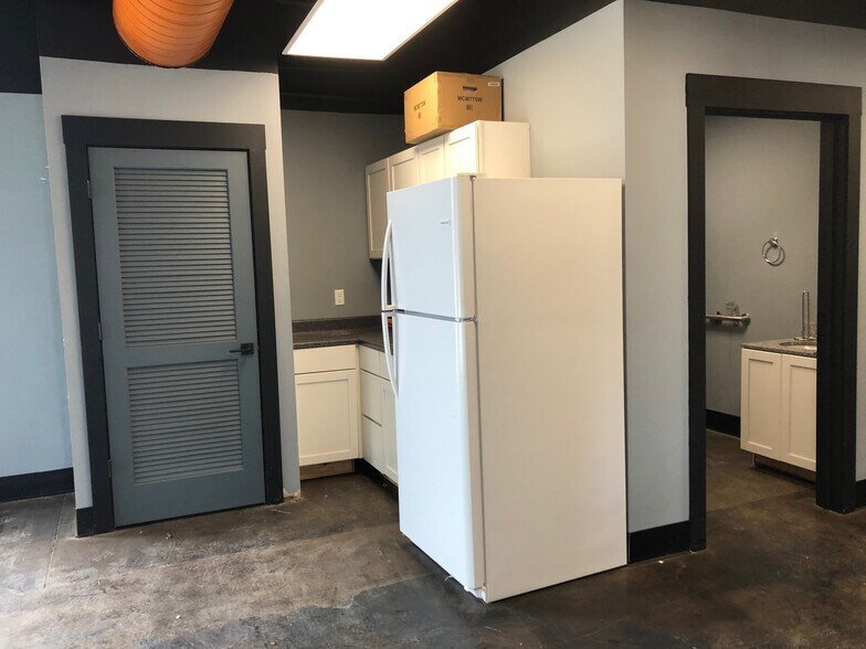 1001-1021 N Limestone St, Lexington, KY à louer - Photo intérieure - Image 3 de 13