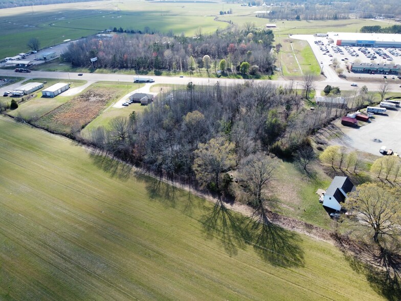 1020 Mulberry Ave, Selmer, TN for sale - Primary Photo - Image 1 of 5