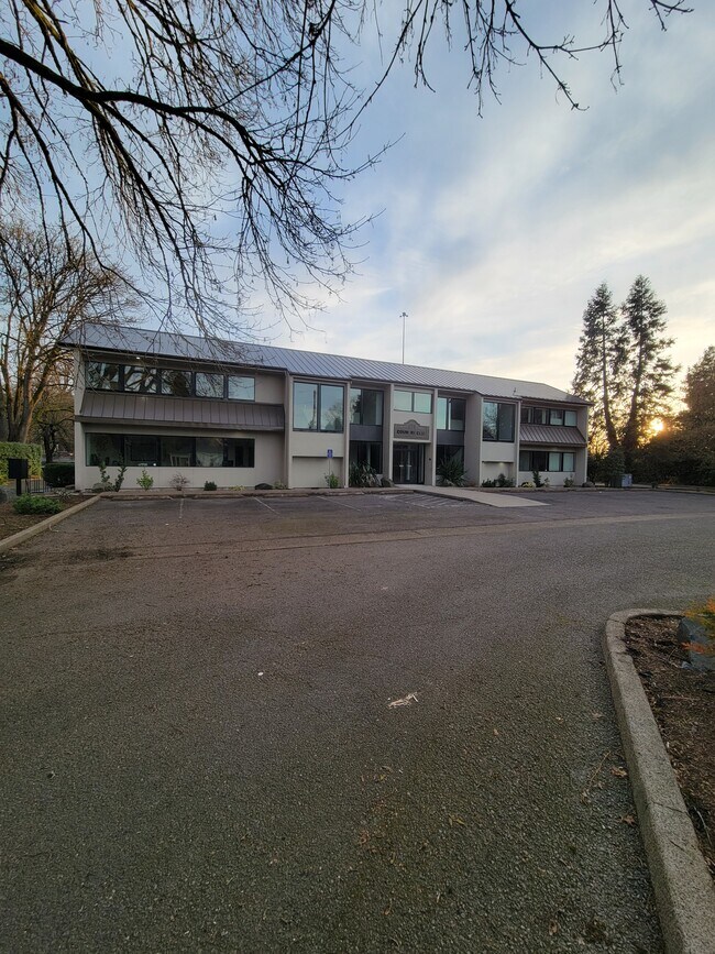 Plus de détails pour 678 Country Club Rd, Eugene, OR - Bureau à louer
