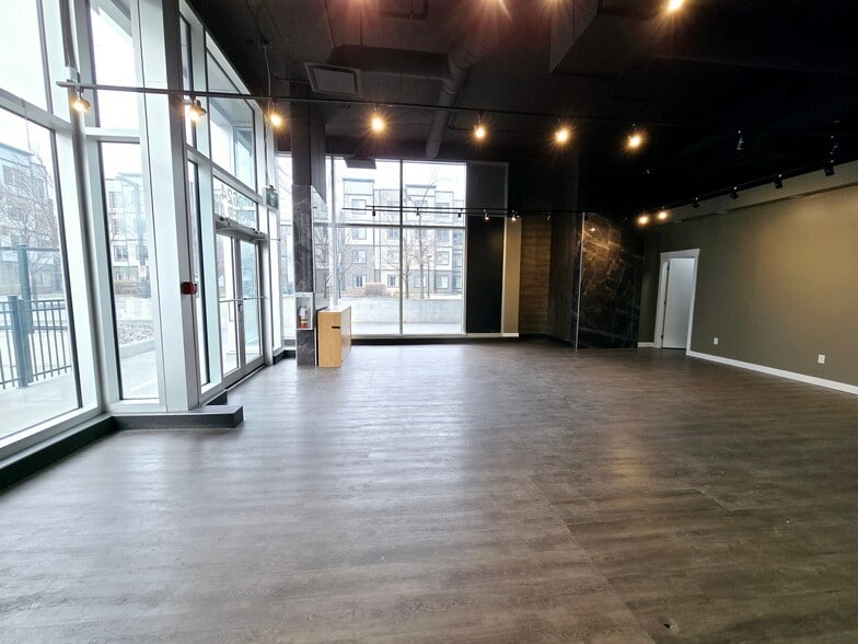 8524 Jasper Av NW, Edmonton, AB for lease - Interior Photo - Image 3 of 7