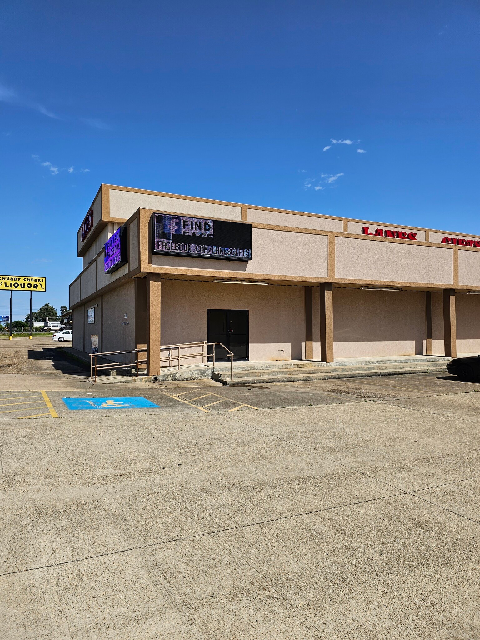 720 Realtor Ave, Texarkana, AR for lease Primary Photo- Image 1 of 5