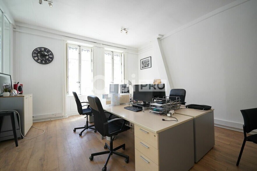 29 Rue Président Edouard Herriot, Lyon for lease - Interior Photo - Image 2 of 10