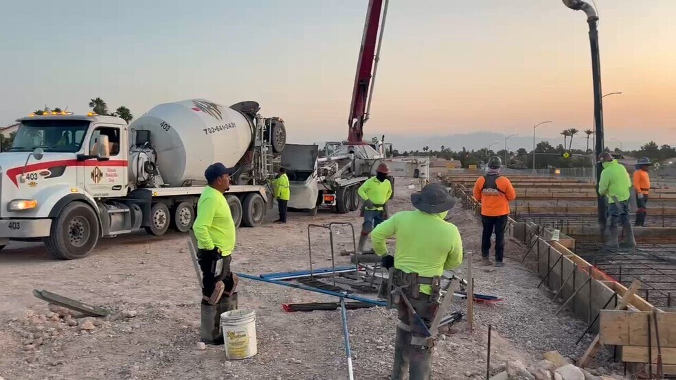 5545 S Jones Blvd, Las Vegas, NV à vendre - Vidéo sur l’inscription commerciale - Image 2 de 7