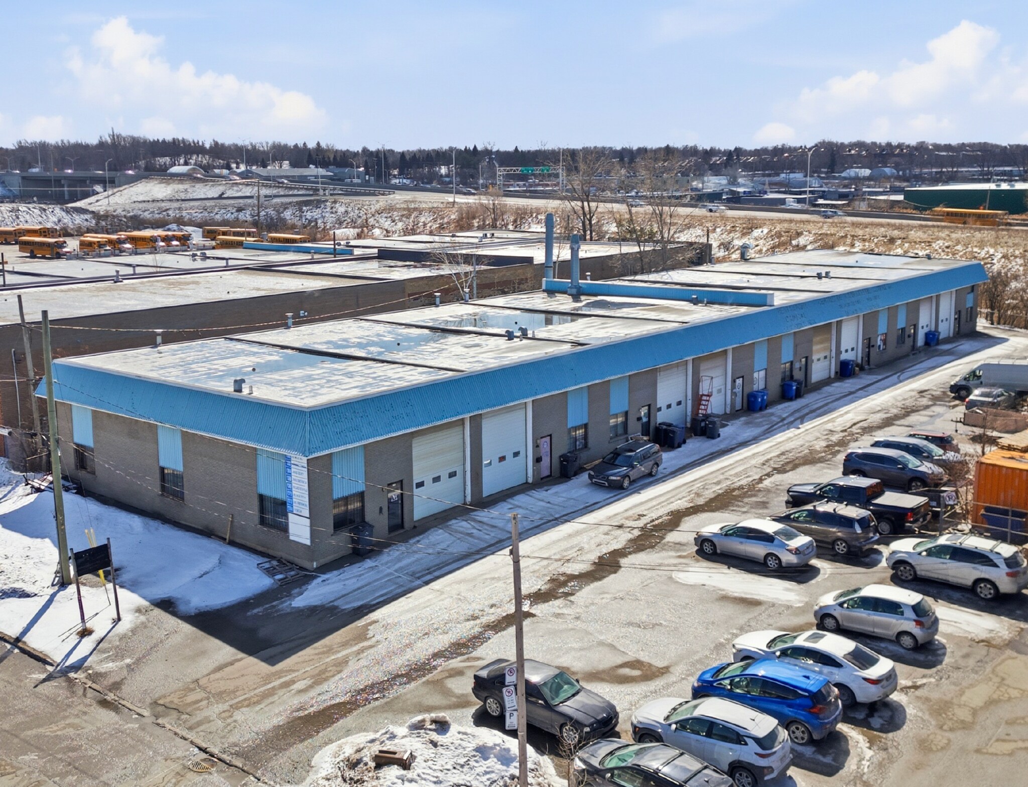 1300-1314 Av Laplace, Laval, QC for lease Primary Photo- Image 1 of 4