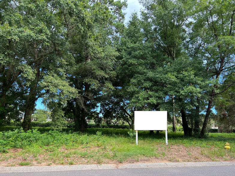 Wall St., Pawleys Island, SC à vendre - Photo du bâtiment - Image 2 de 15