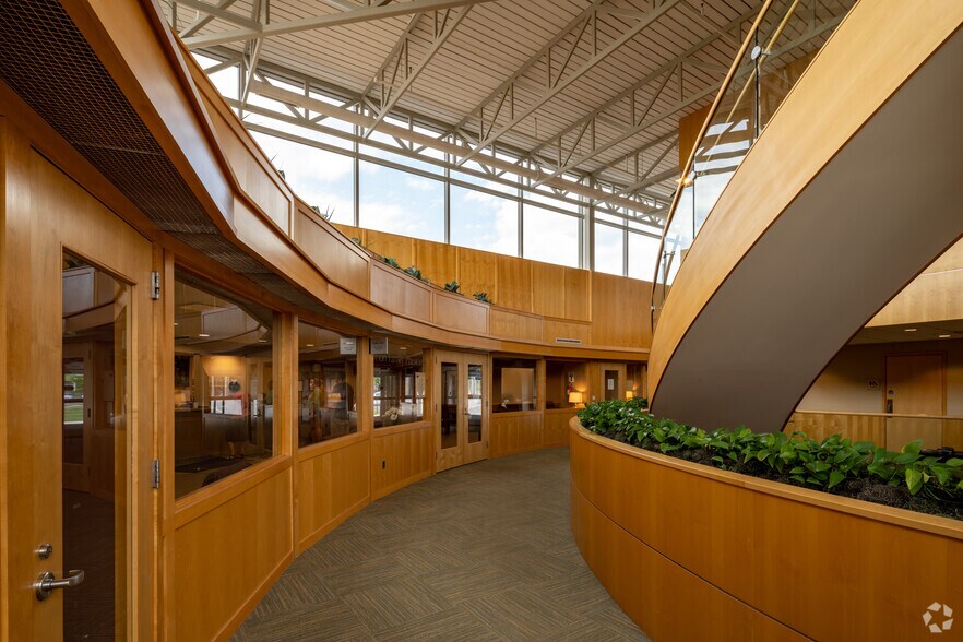 1455 S Lapeer Rd, Lake Orion, MI à louer - Hall d’entrée - Image 3 de 21